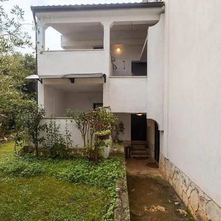 1 Bedroom Amazing In Porec