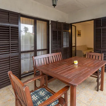 1 Bedroom Amazing In Lejlighed Poreč