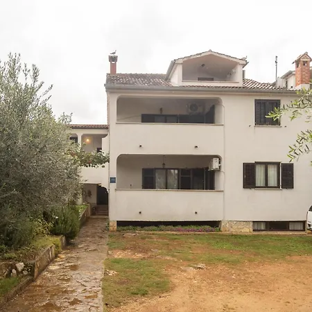 1 Bedroom Amazing In Апартаменти